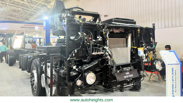 Read more about the article Ashok Leyland Unveils GARUD 15M Bus Chassis at Prawaas 4.0